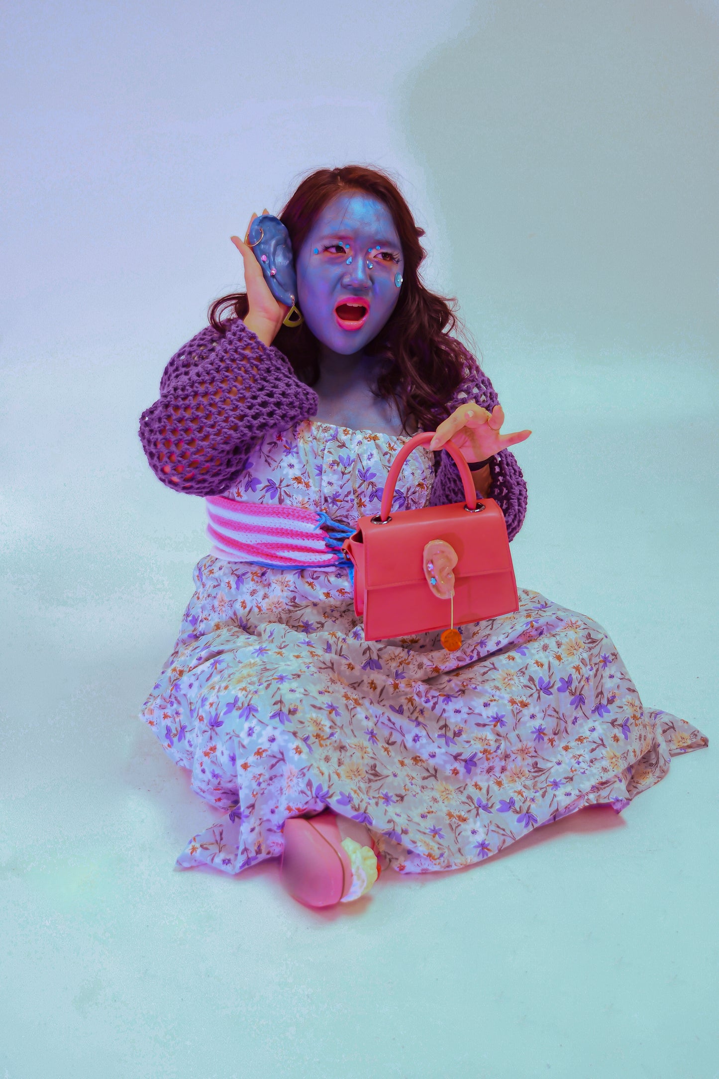 “Near sighted” hand bag