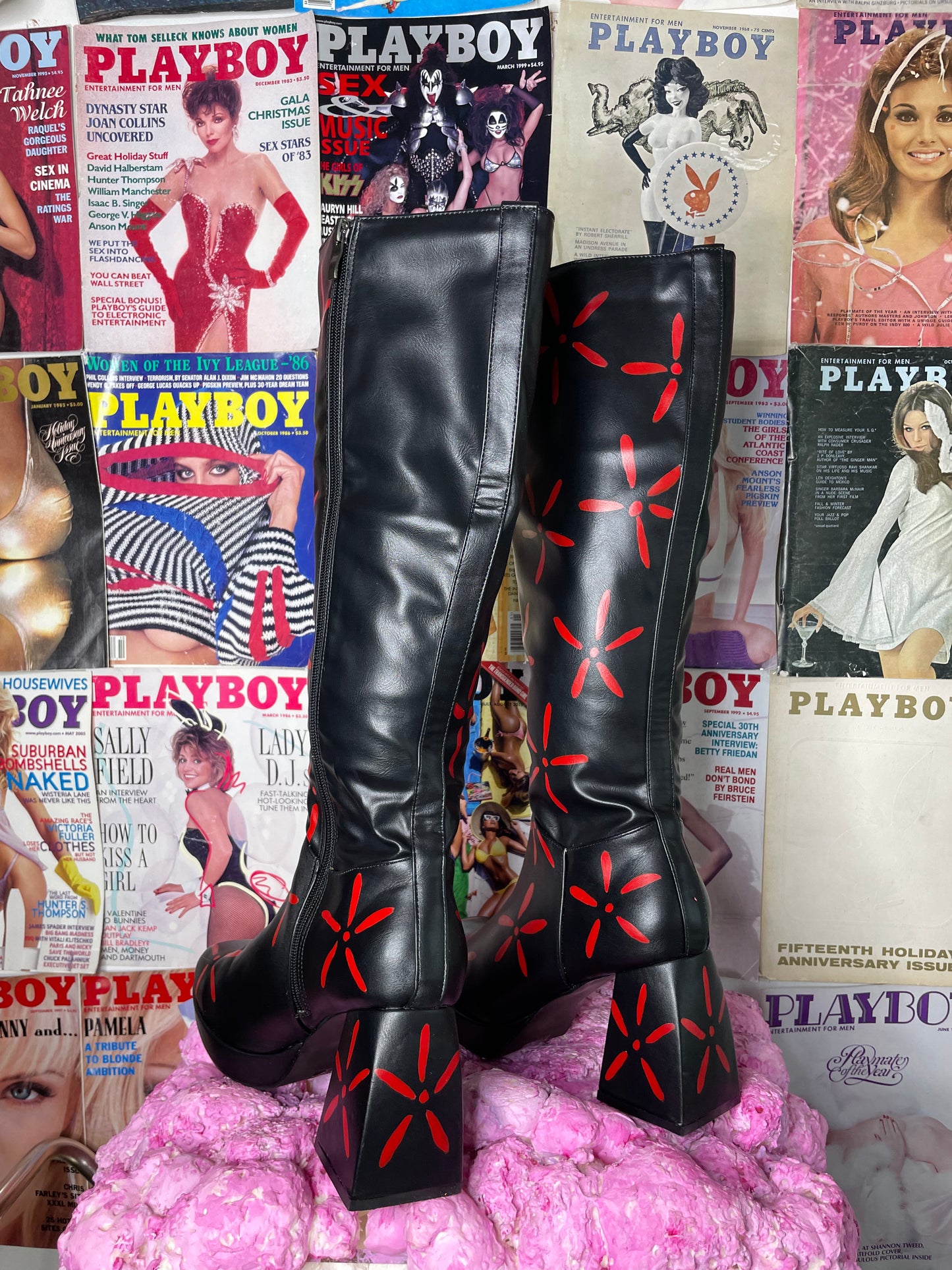 SS23 “SPARK” knee highs