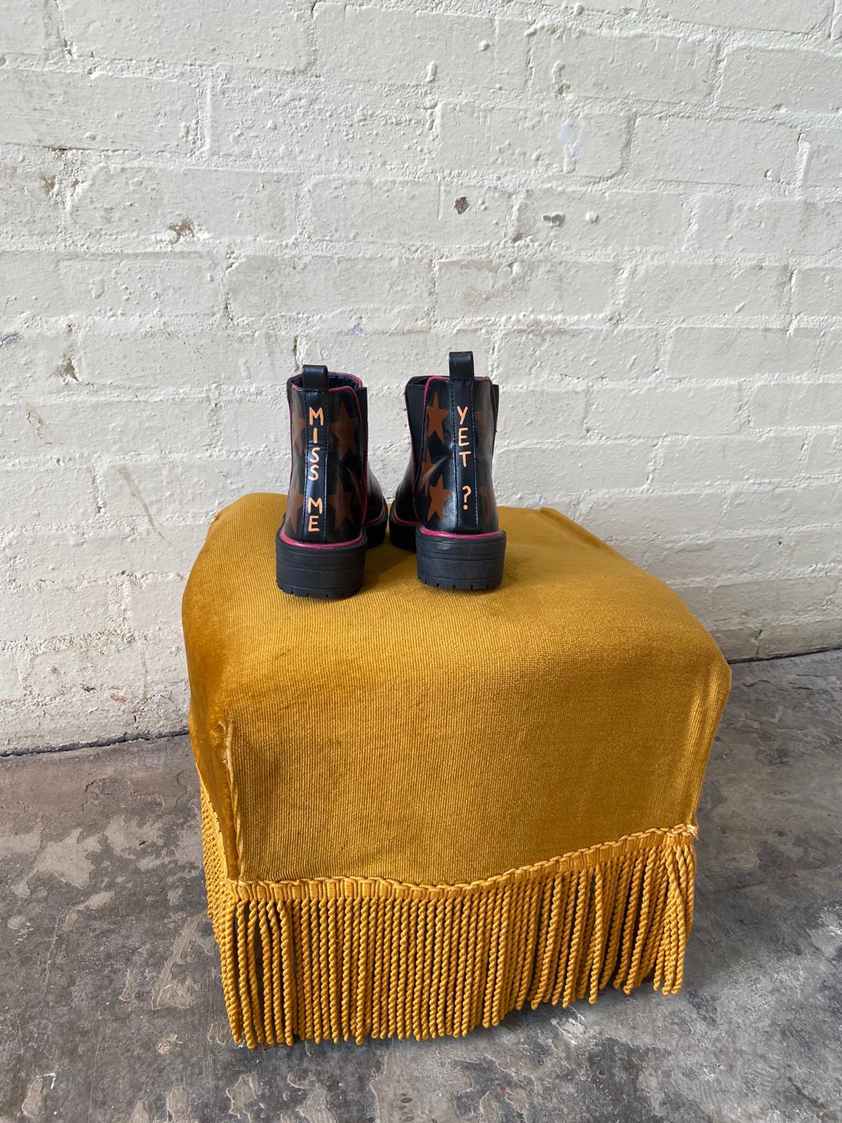 “Starman” chelsea boots