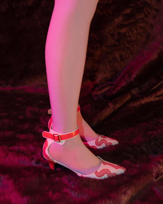 “Cinnamon Heart” kitty heels